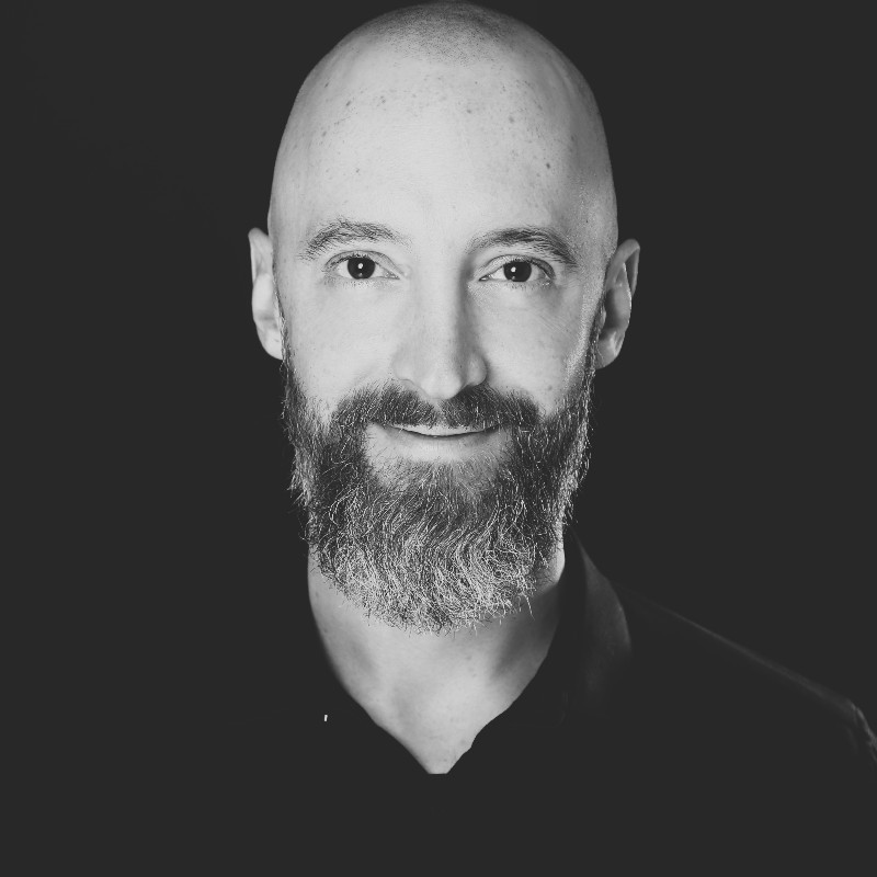 Portrait of Mats Silberg, a photo in black and white that shows me